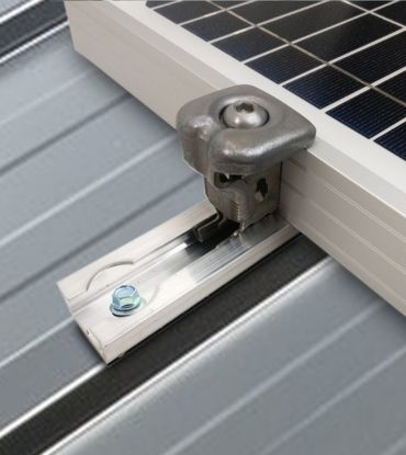 Les crochets de toit permettent de configurer correctement votre installation solaire photovoltaïque