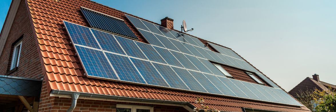 Vous pouvez raccordez de nombreux modules solaire sur votre toit si vous en avez la place avec des accessoires de fixation pour panneaux photovoltaïques
