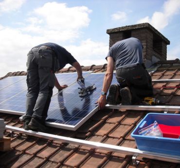 Installer votre panneau solaire grâce au bouchon de terminaison Enphase Q