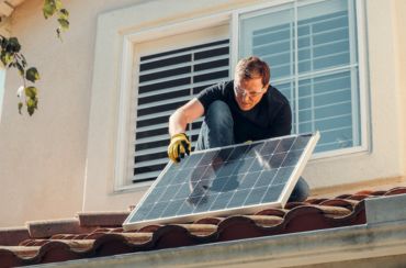 Voici nos principaux conseils si vous souhaitez poser des panneaux solaires sur votre toiture.