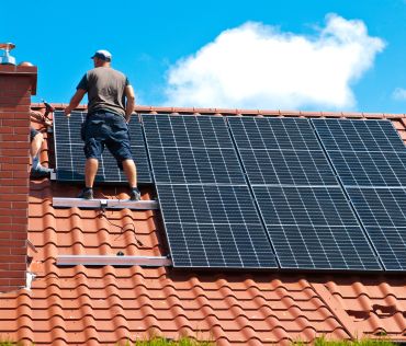 Définissez au préalable quel sera l'emplacement exact de vos panneaux photovoltaîques pour capter au mieux les rayons du soleil.