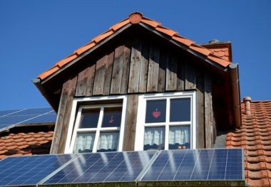 Pourquoi faire construire une maison avec des panneaux solaires ?